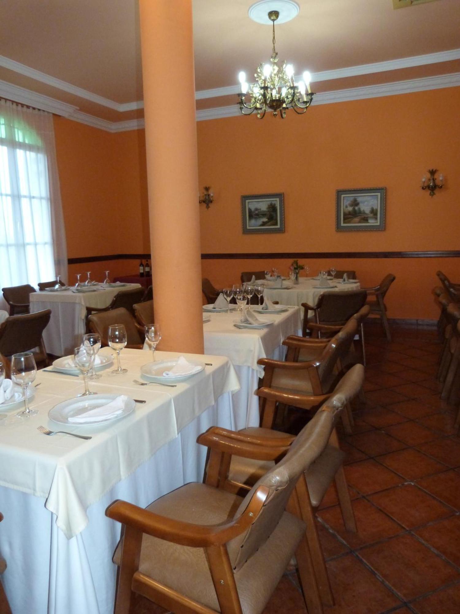 Hostal Restaurante Las Canteras Pedrera Exterior foto